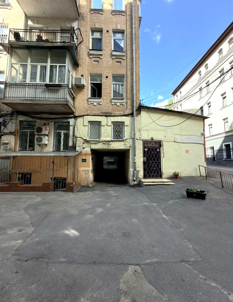 1876966398441859