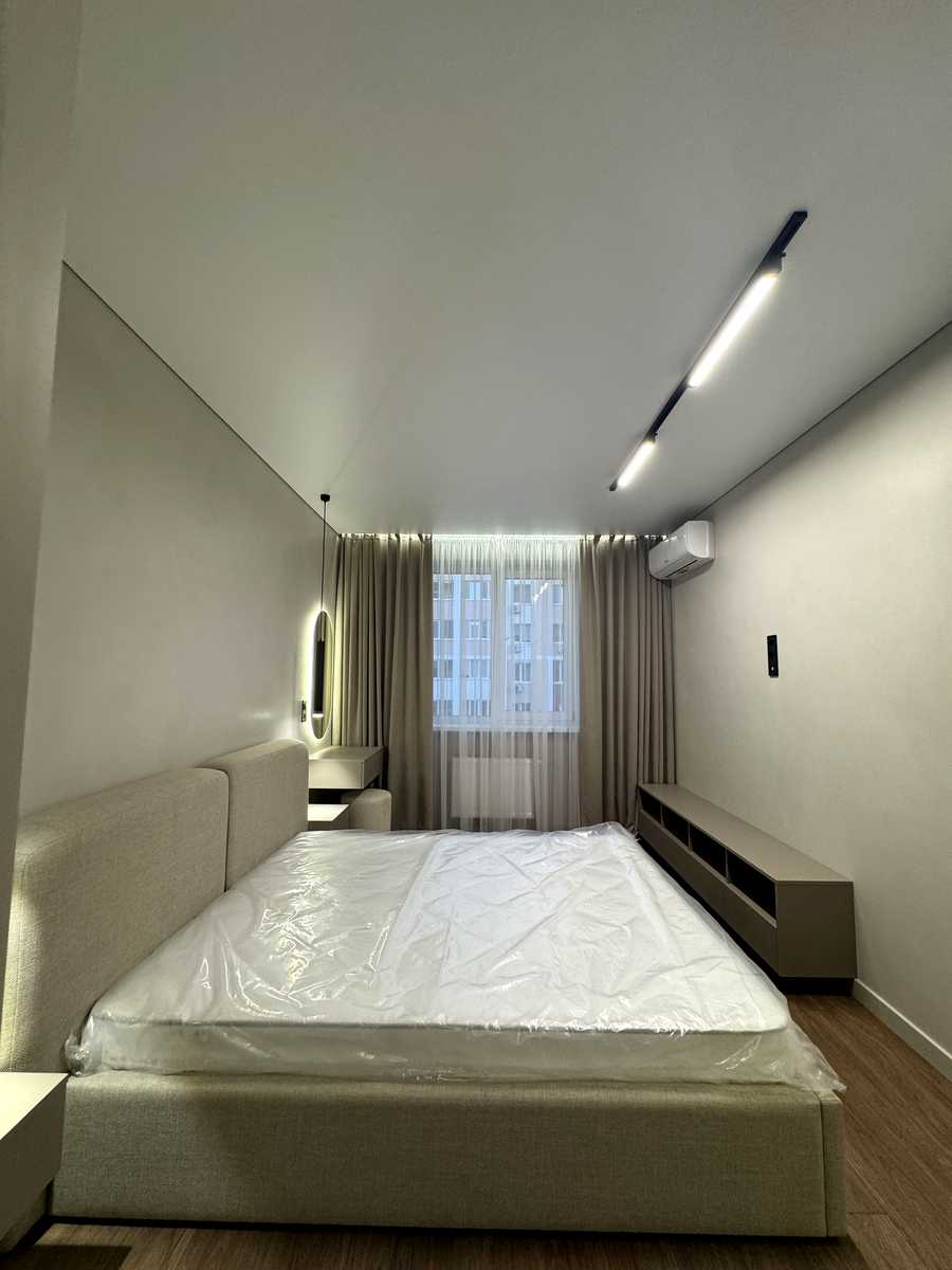 1876967658692367