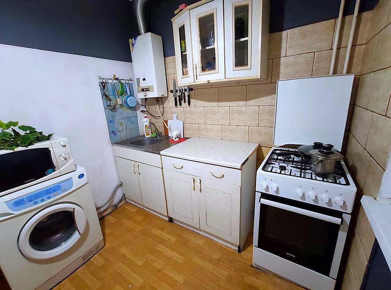 1876969637761275