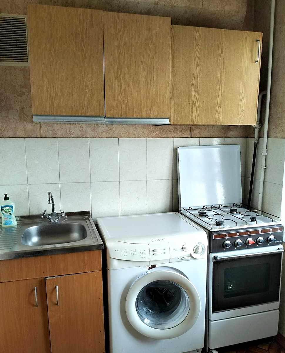 1876978973656792