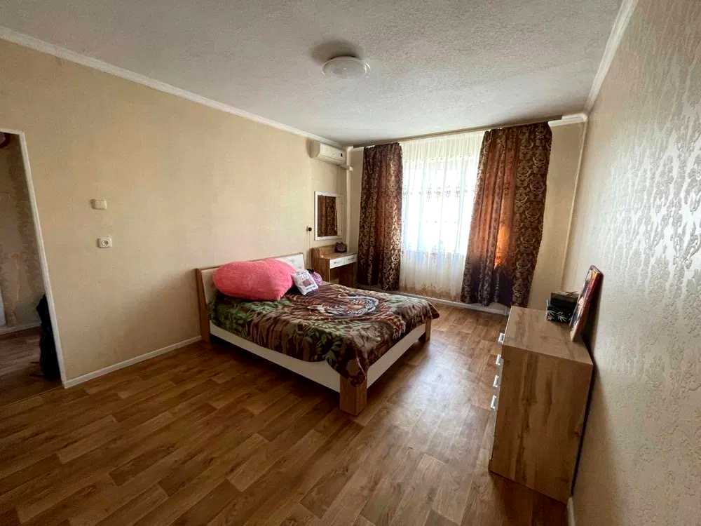 1876978984317412