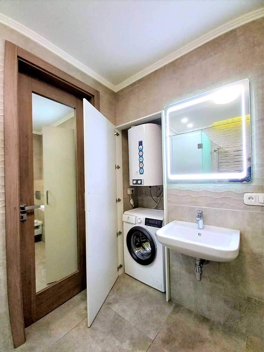 1876980765708812