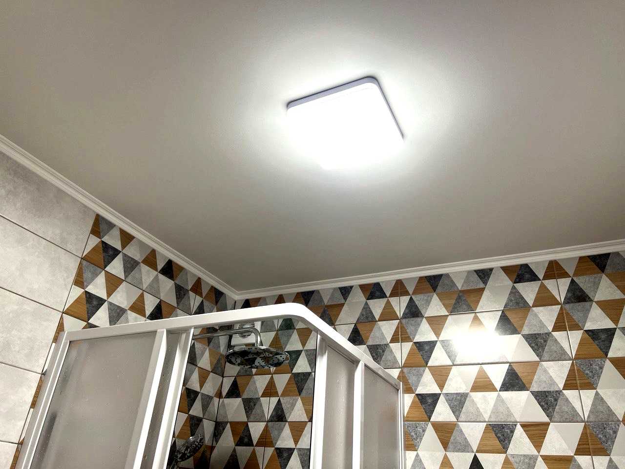 1877003064328922