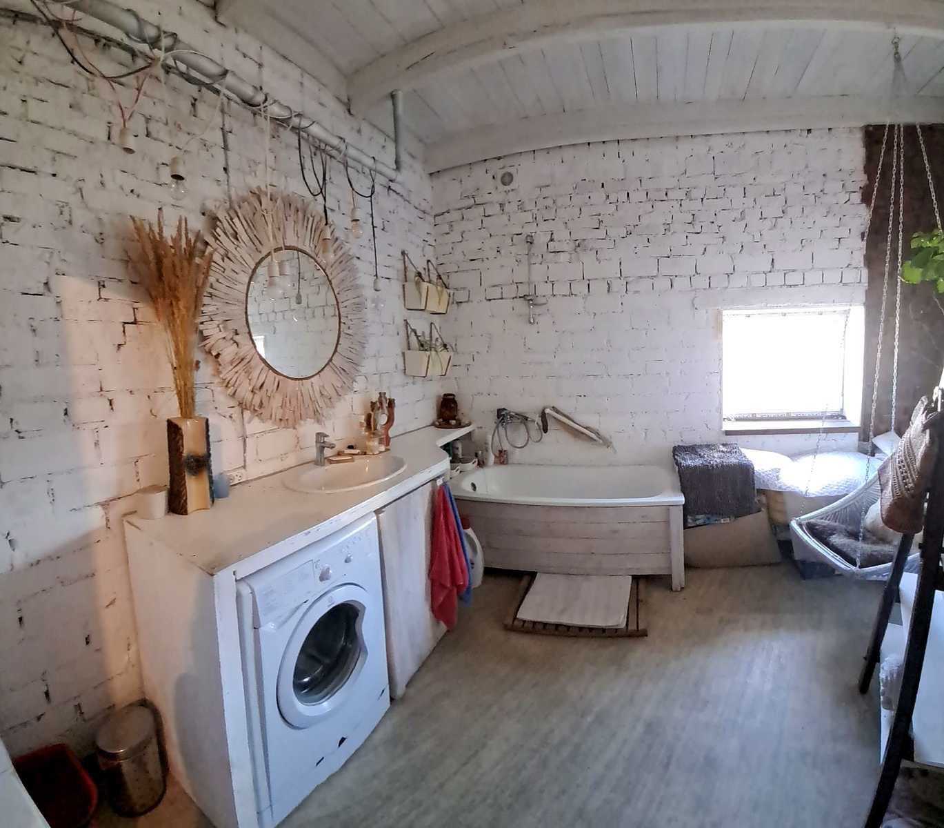 1877005710108561