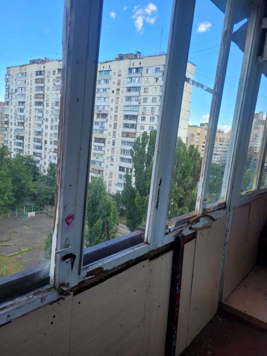 1877007358073758