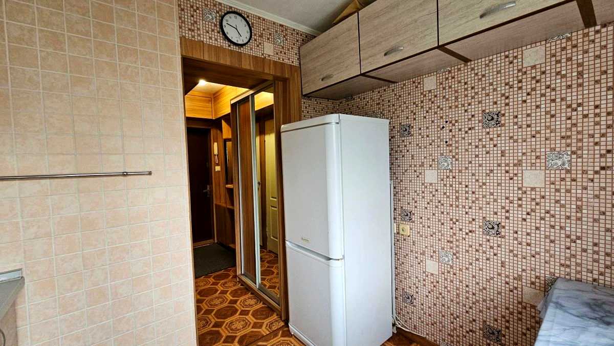 1877011516182031
