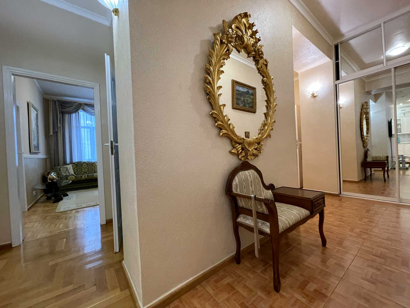 1877014037005887
