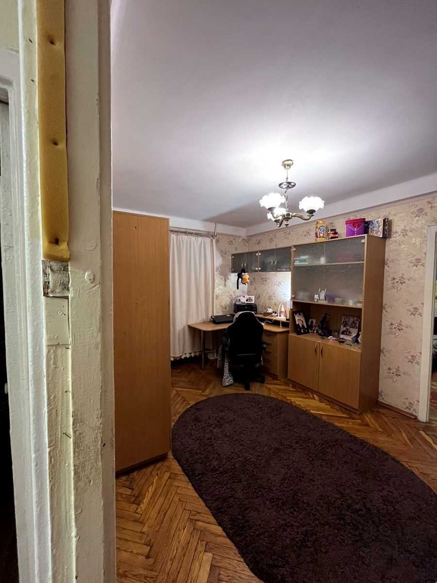1877014857121851