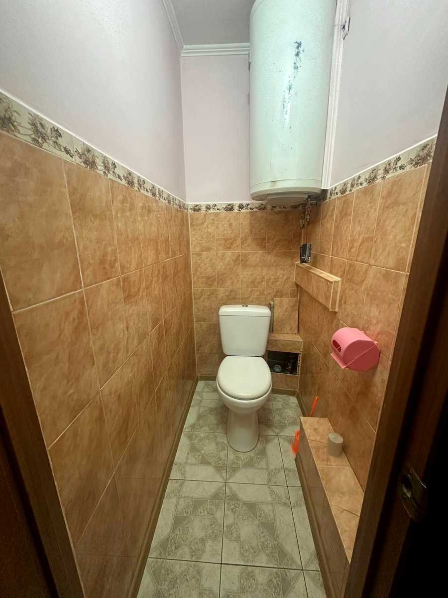 1877015870042928