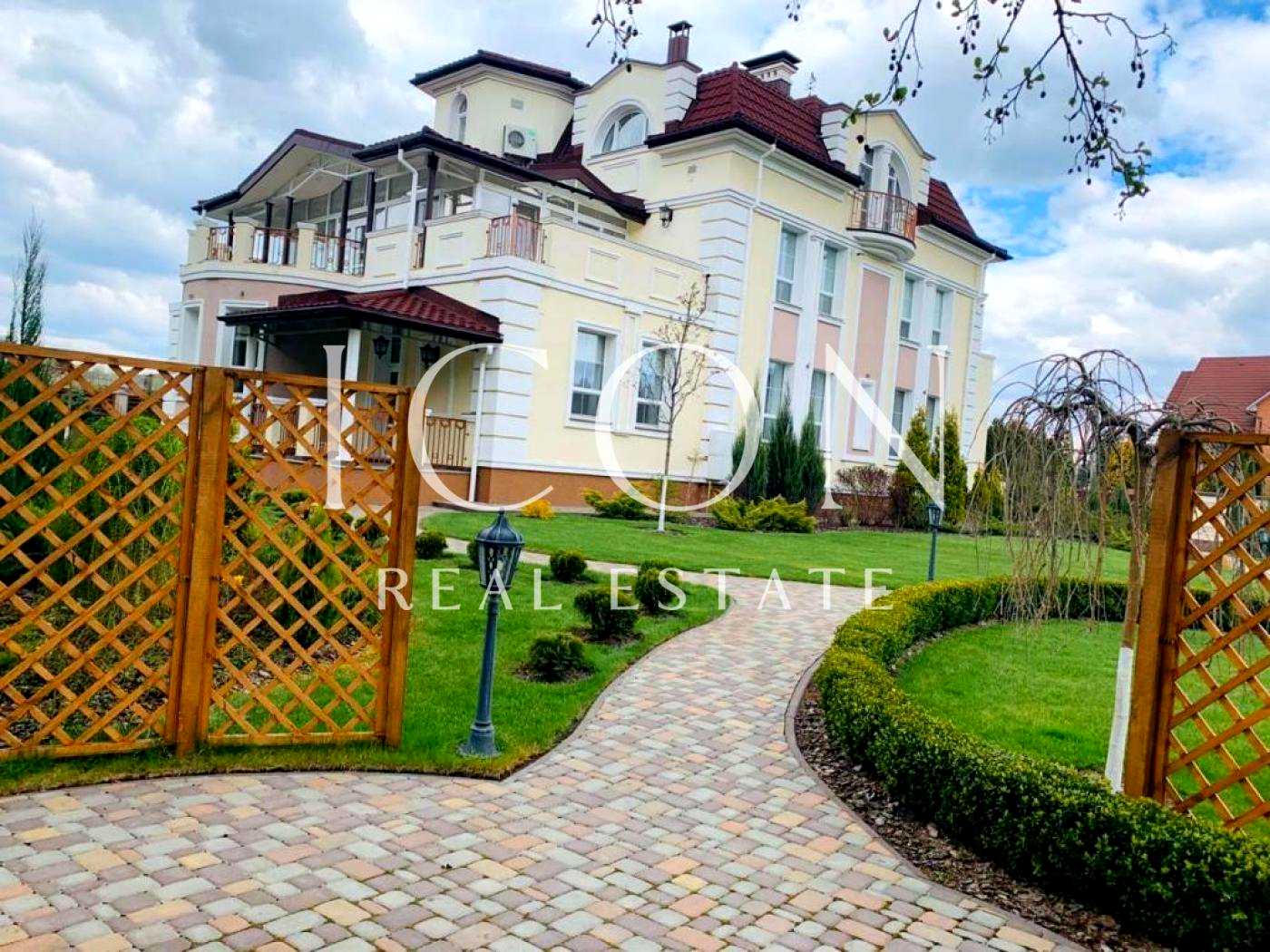 1877016355680884