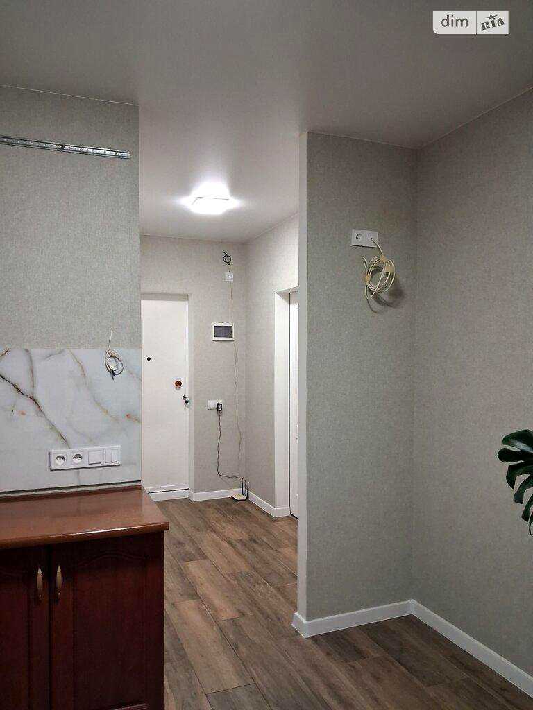 1877017373199442