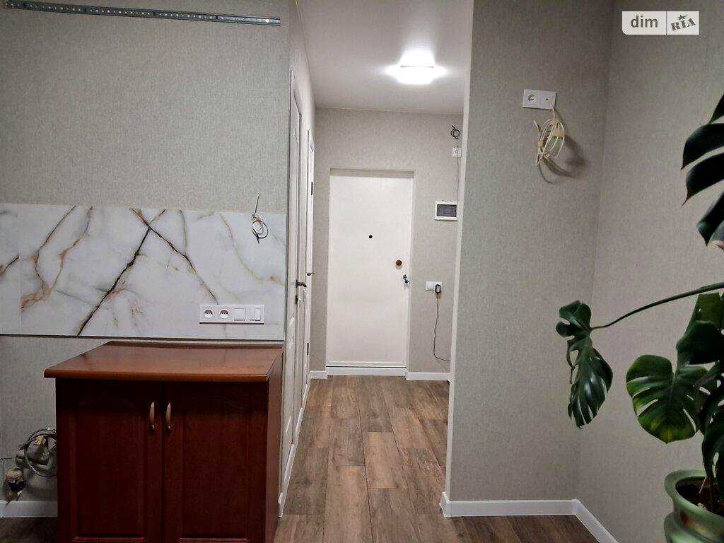 1877017373662594