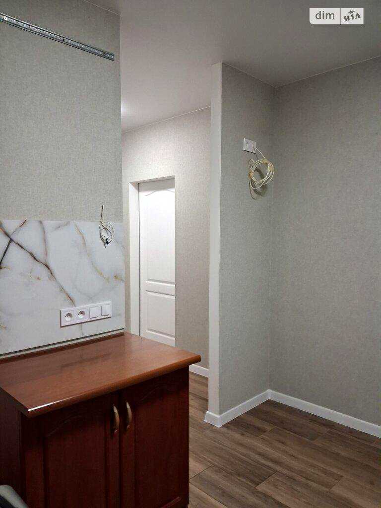 1877017373777851