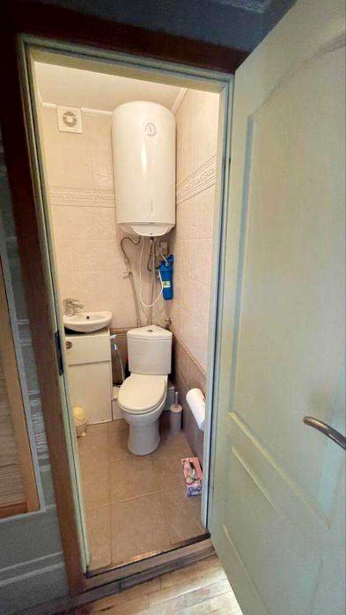 1877017676836165