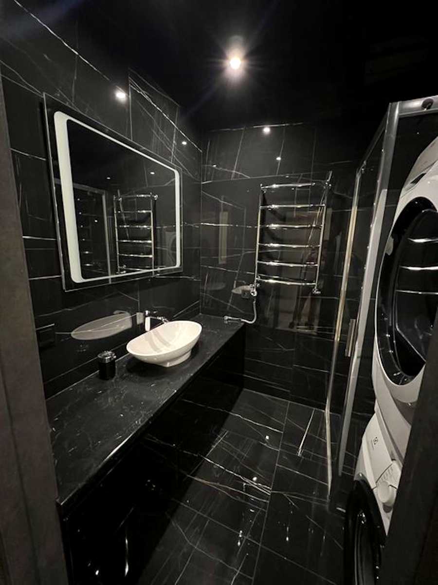 1877017744456427