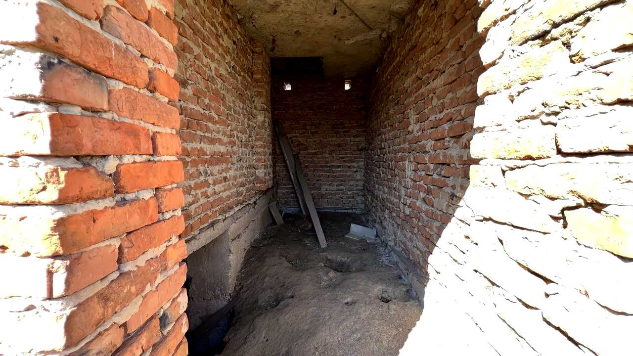 1877017764945659