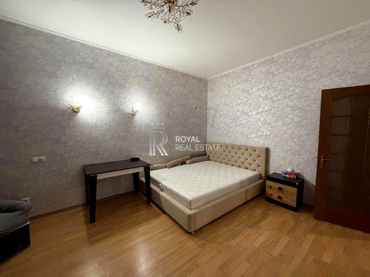 1877017777135738