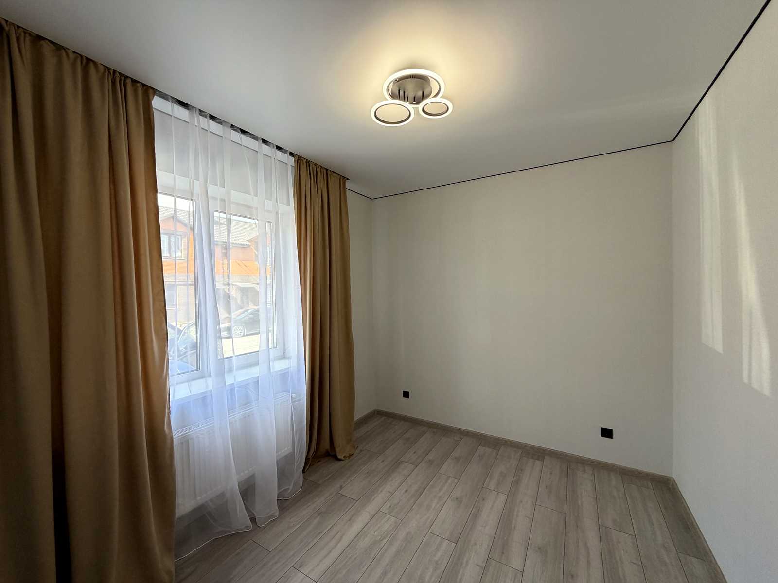 1877019504141257