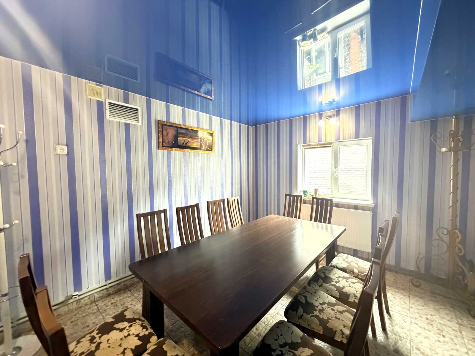 1877020274561875