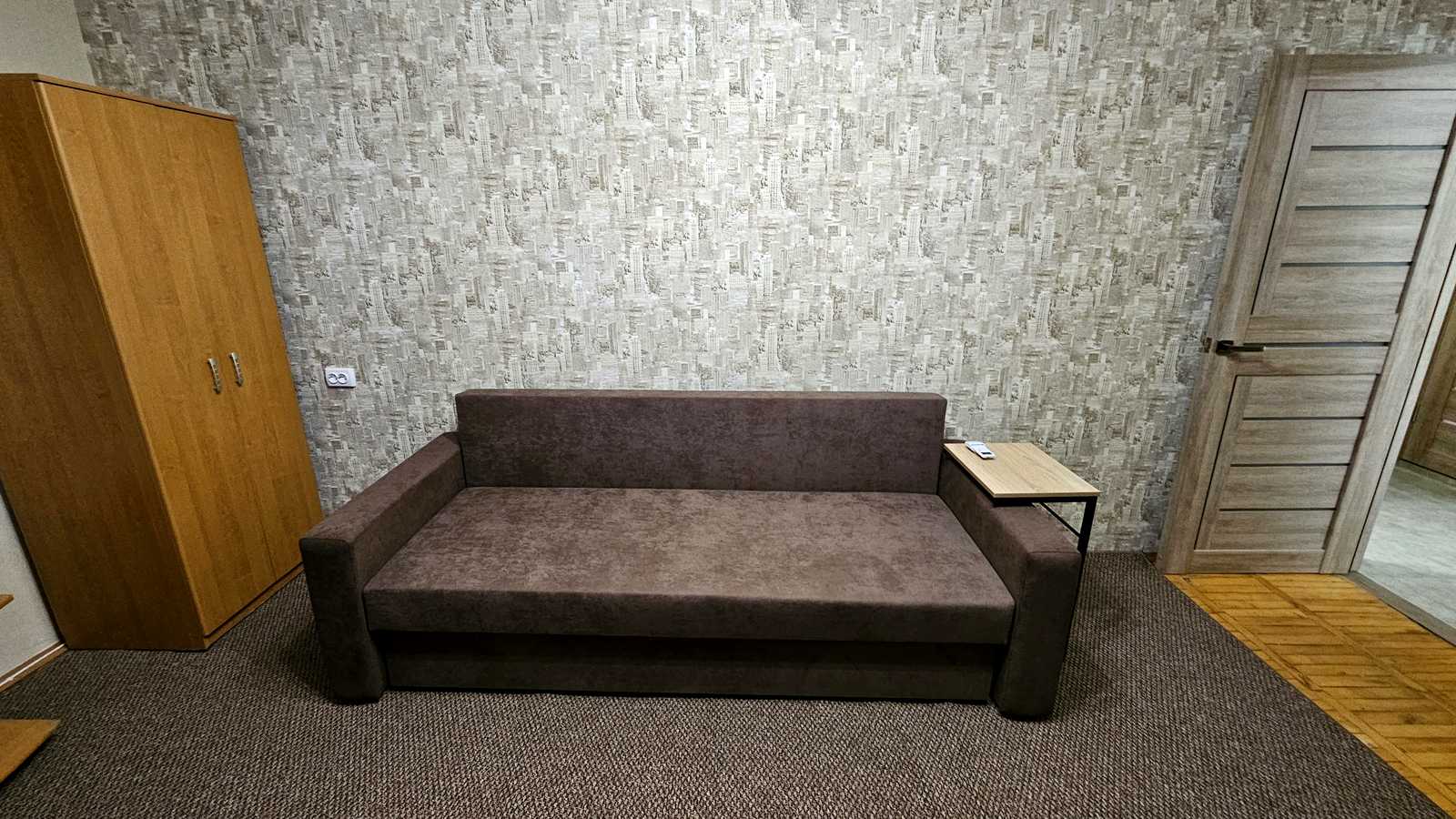 1877021836411804