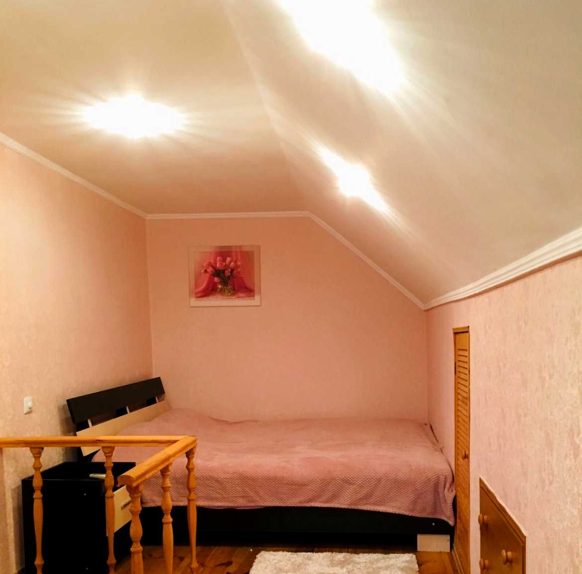 1877022323682296