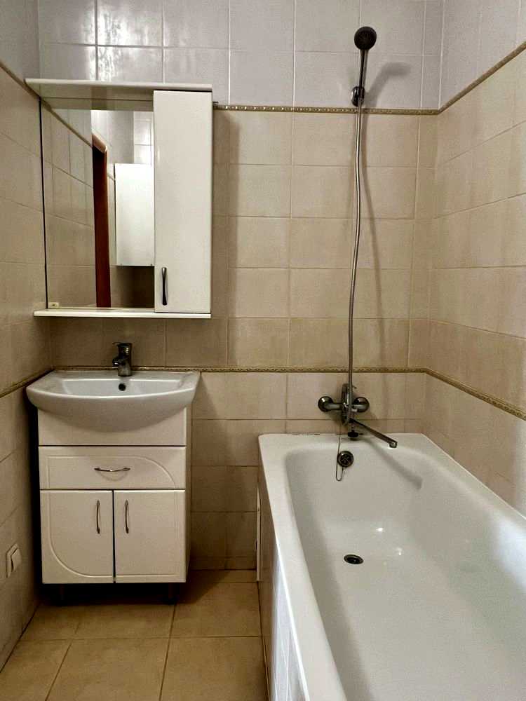 1877022606187869