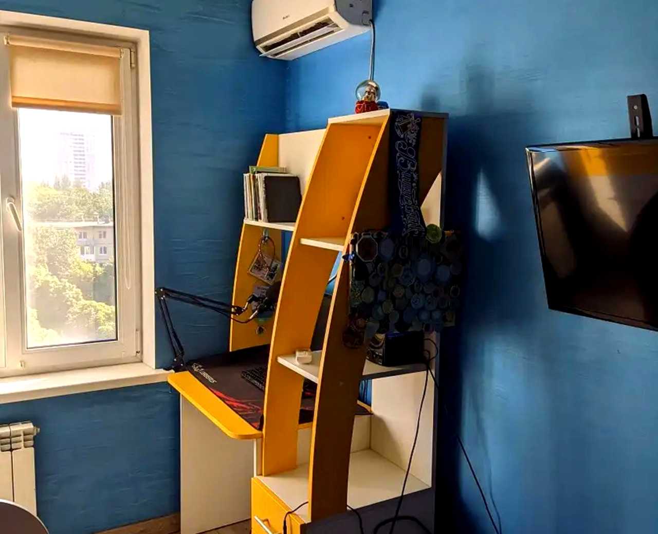 1877022736492159