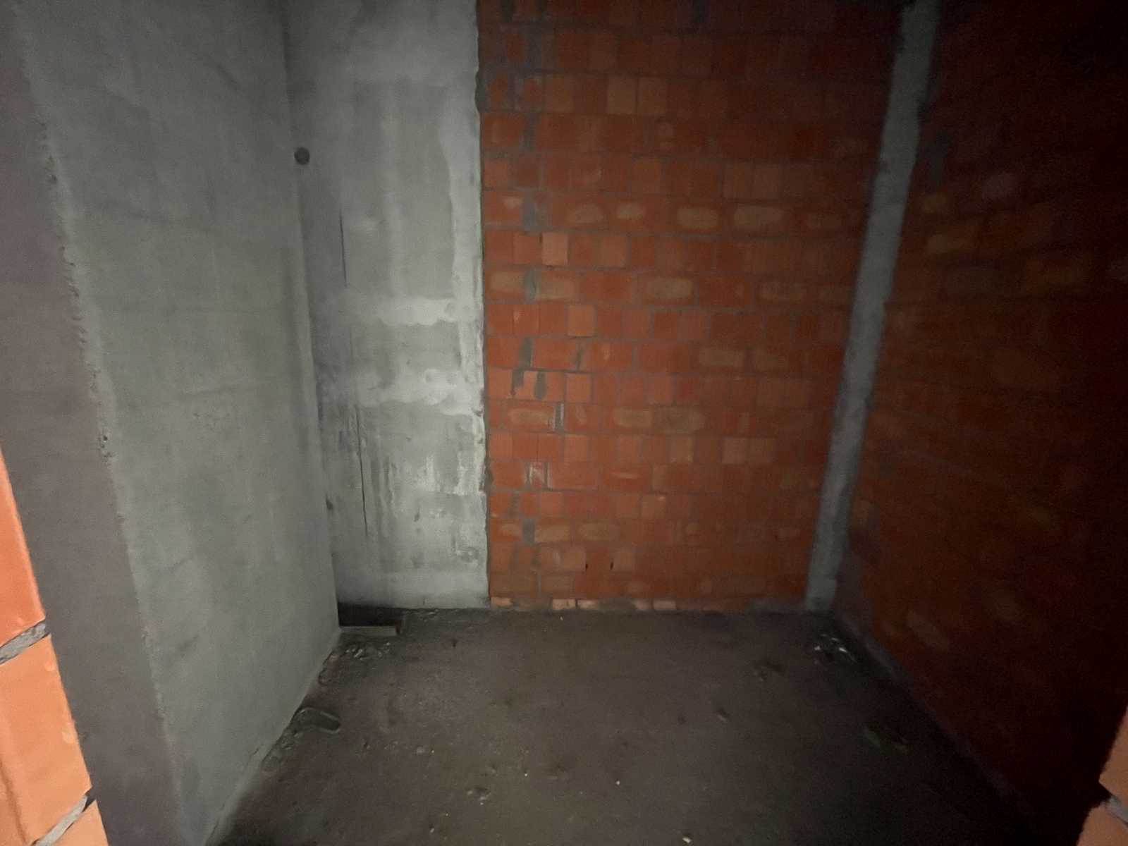 1877022737966458
