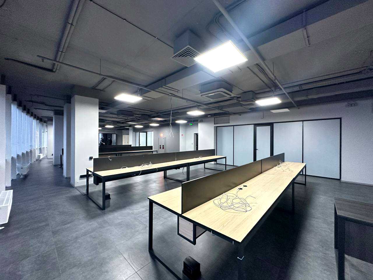 1877023463106045