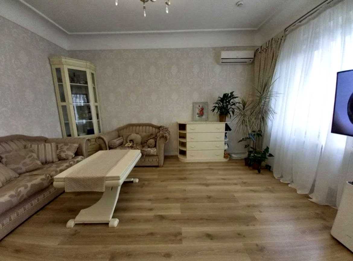 1877023942603195