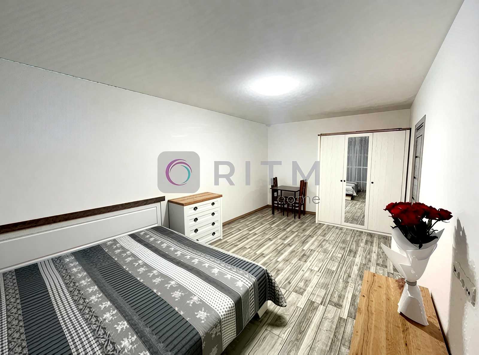 1877025162596772