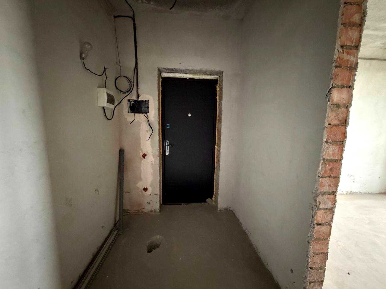 1877025648622962