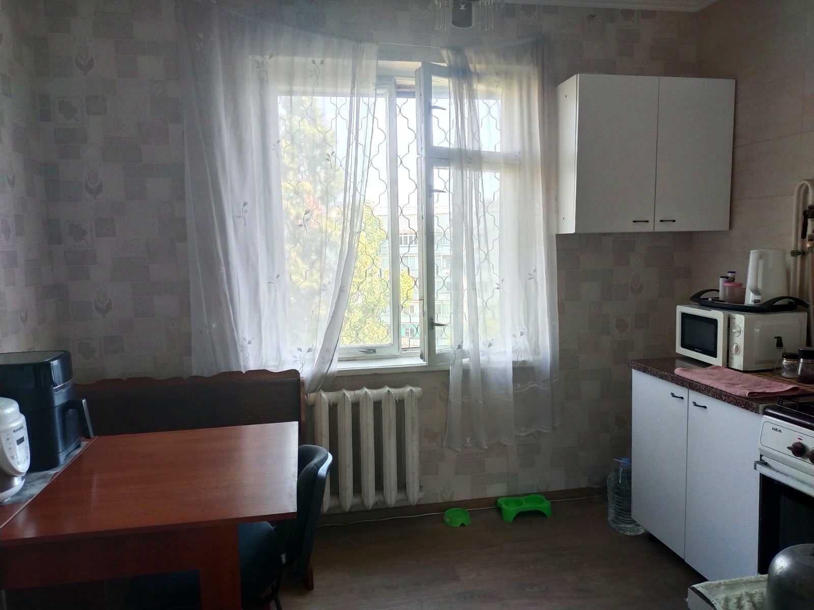 1877026153202625