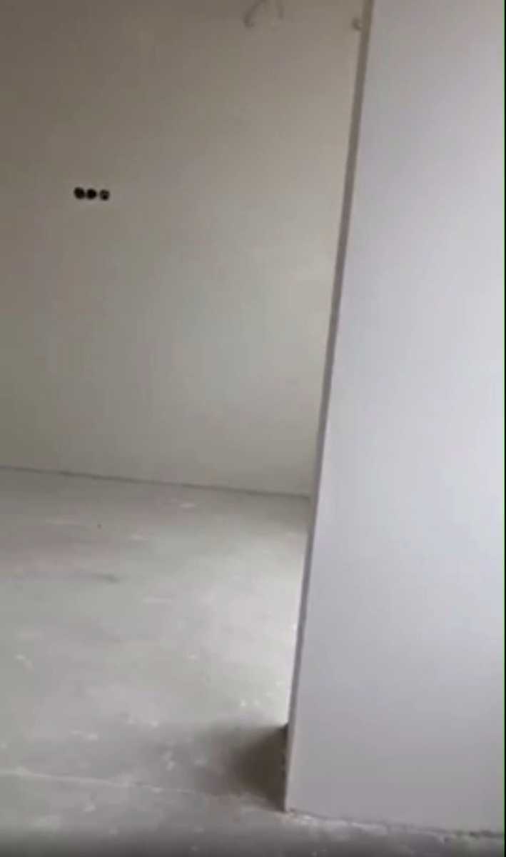 1877027163043966
