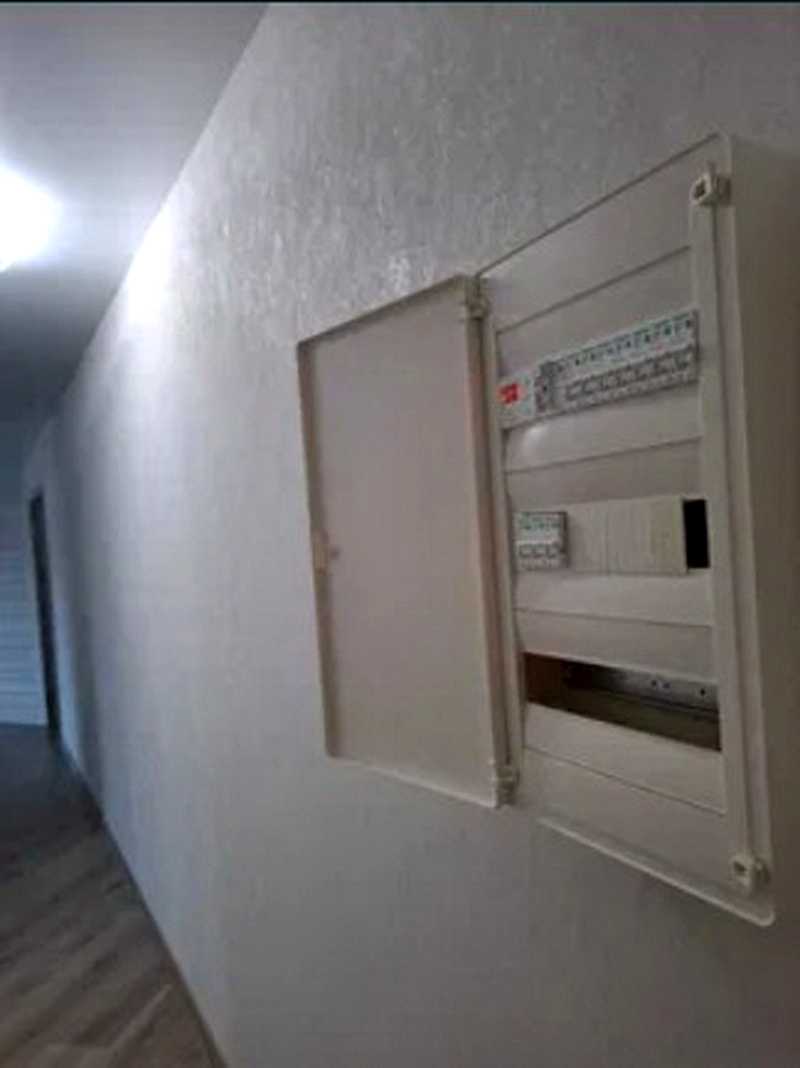 1877027211501636