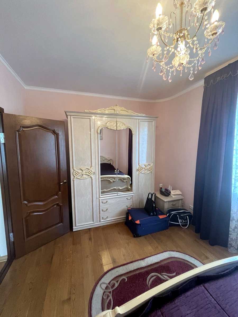 1877027775509957