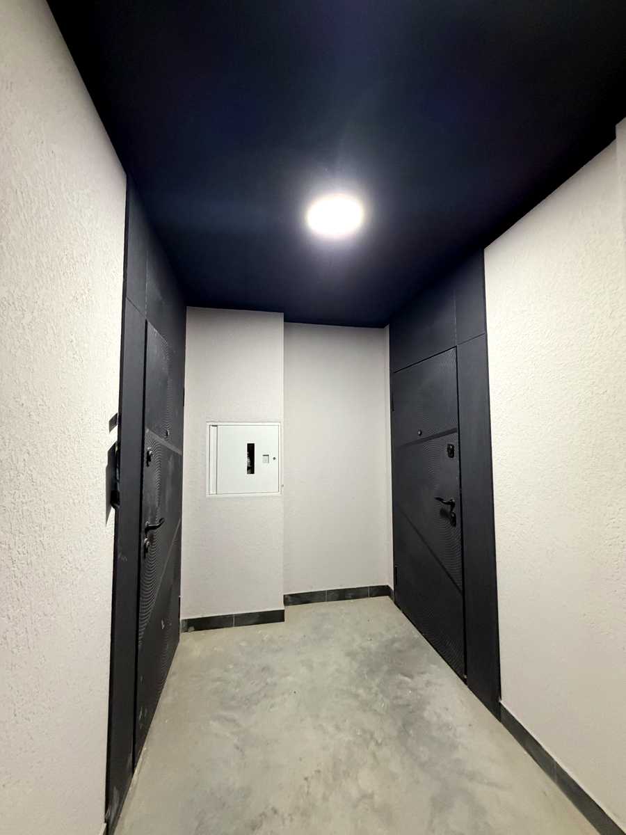 1877027876180359