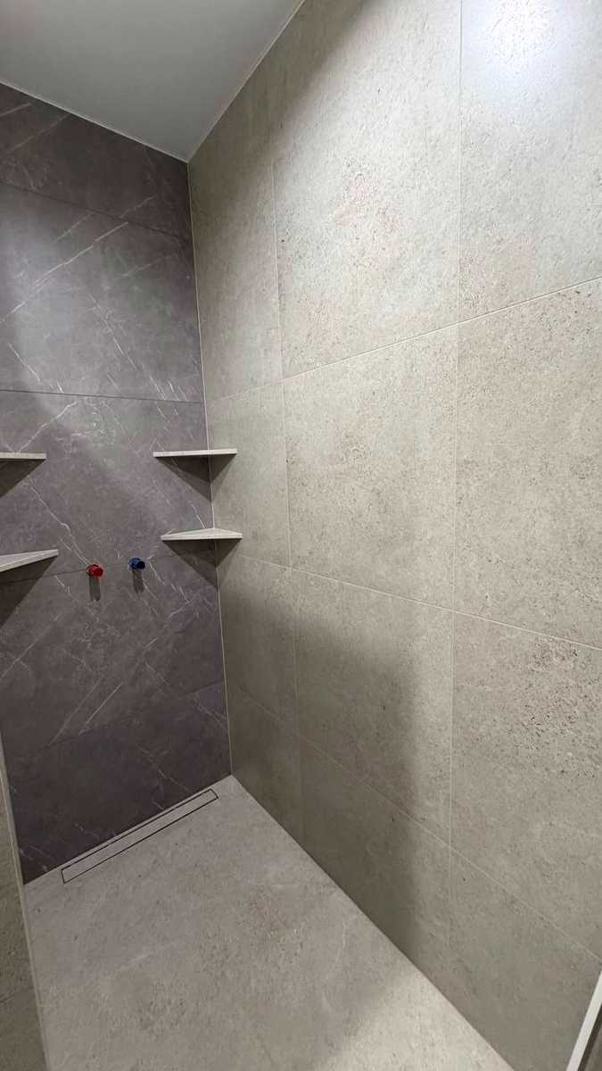1877028126693919