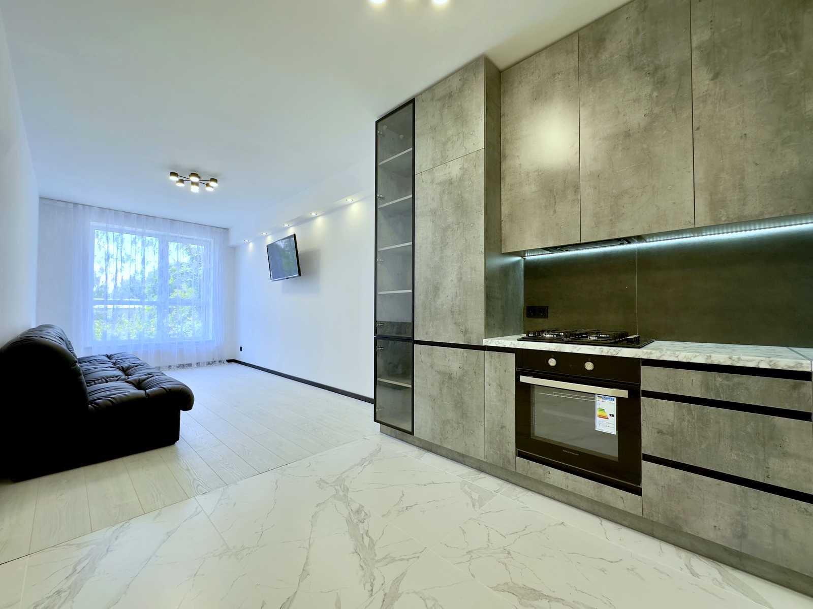 1877028593503010