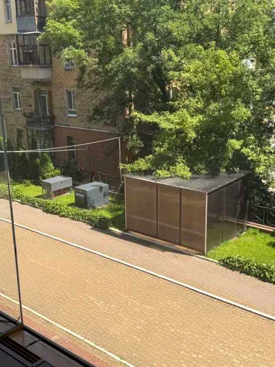 1877028698332613