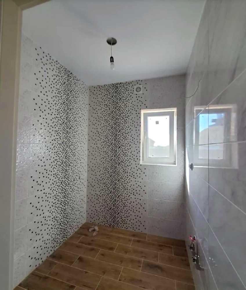 1877029022825558