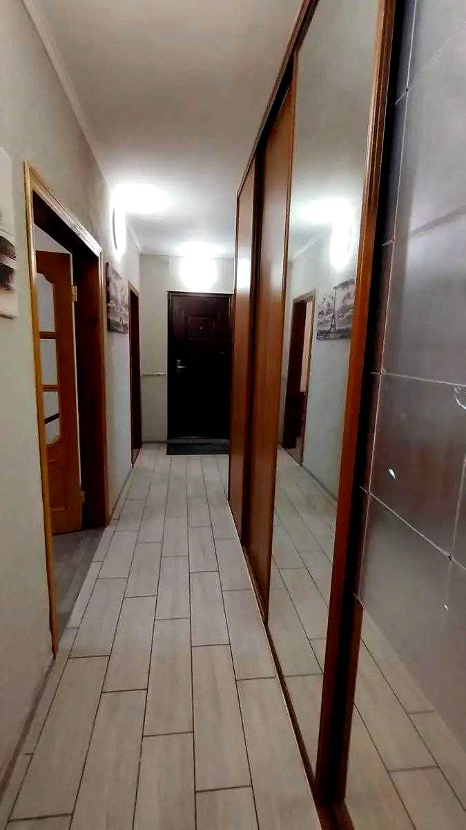 1877029437287565