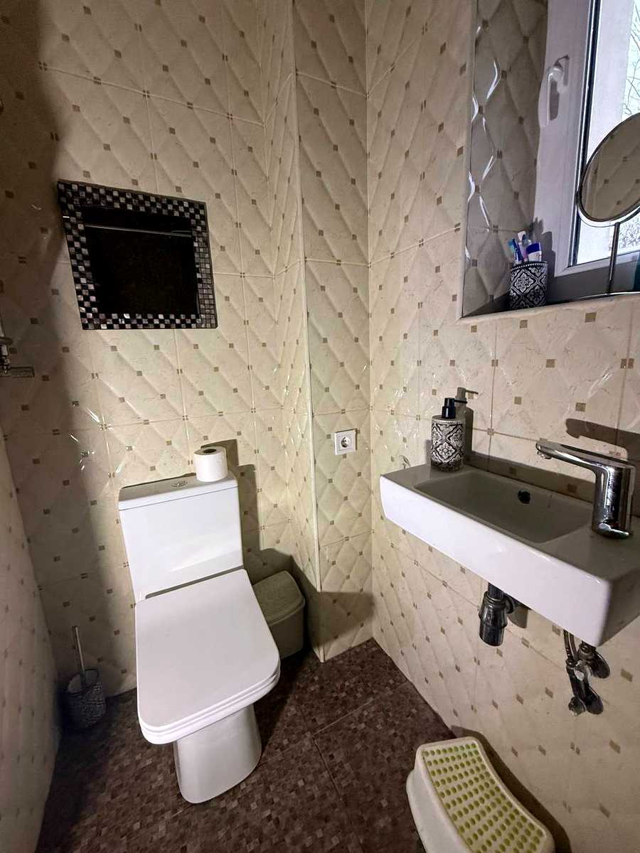 1877029750546756