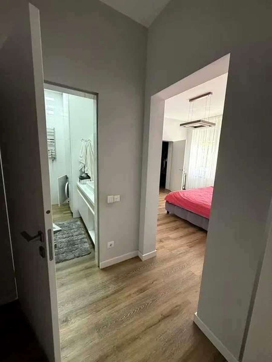1877029959079617