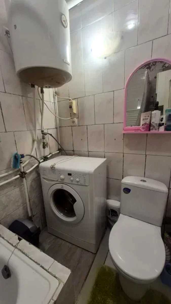 1877031875398313