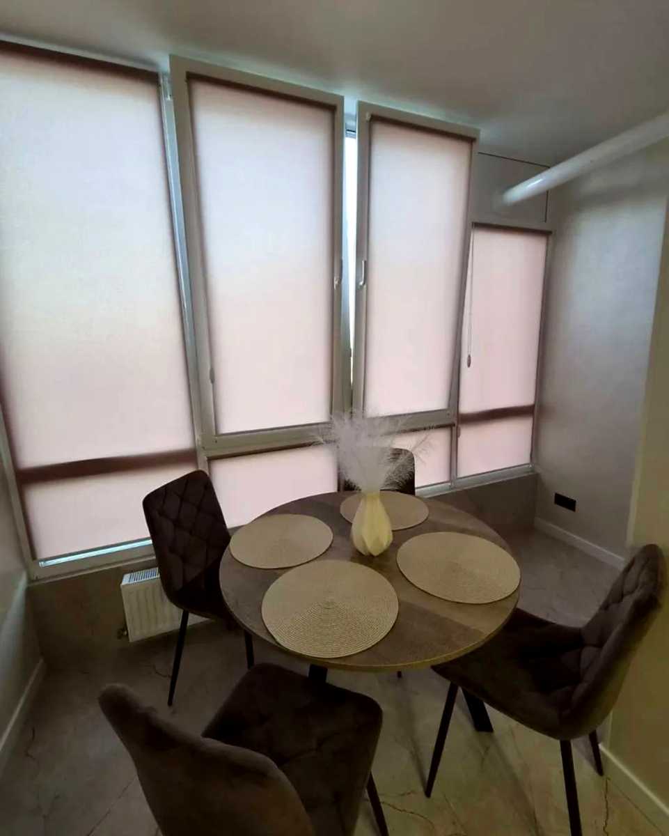 1877032026987649