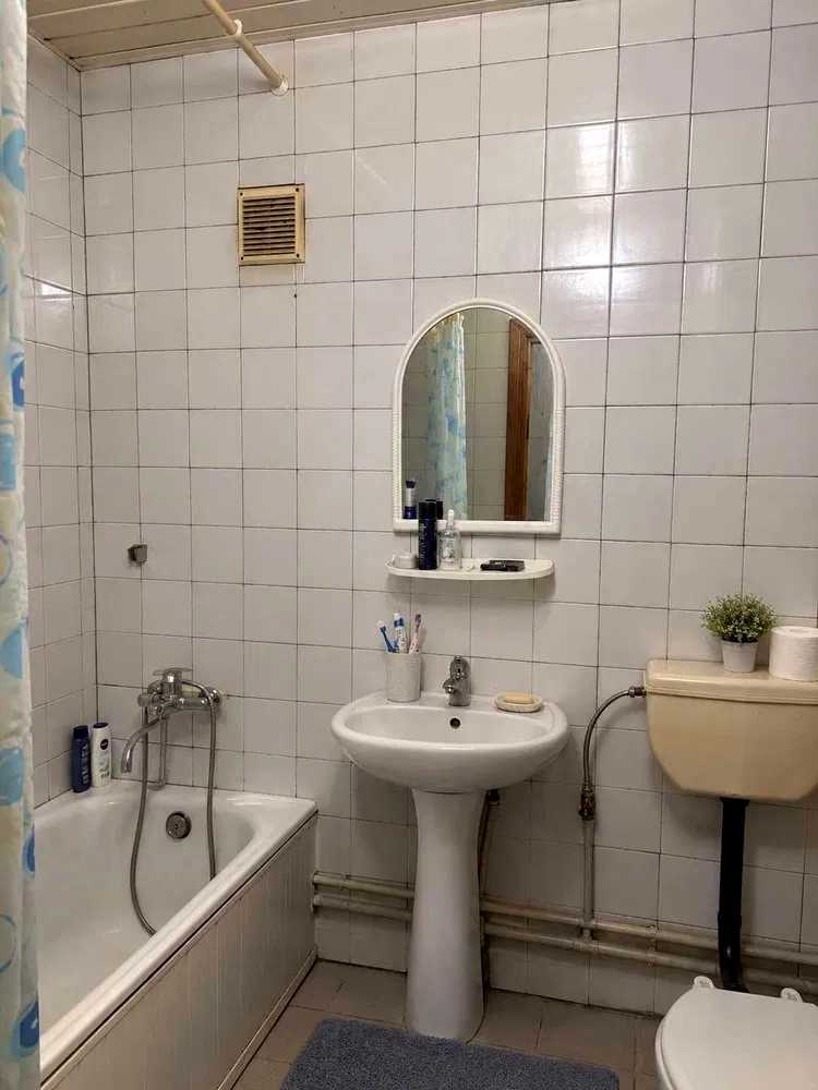 1877033495203844