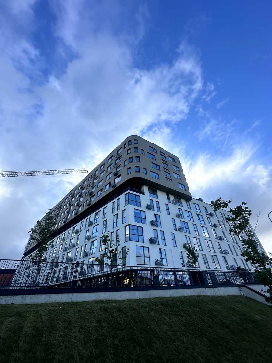 1877034070203752