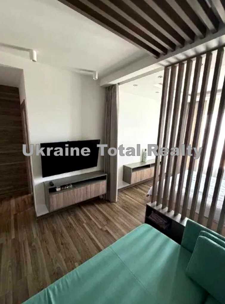 1877034174752477