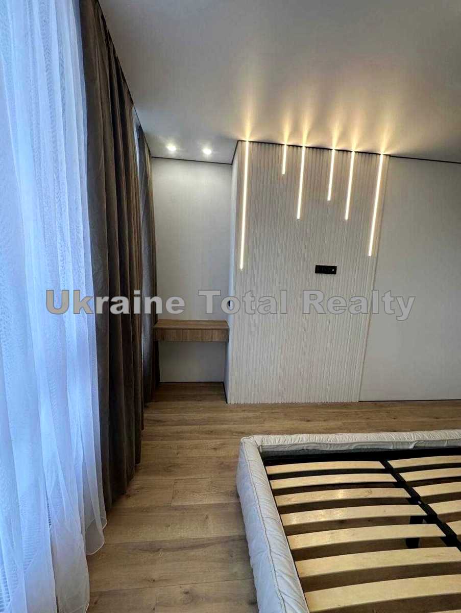 1877034793157257